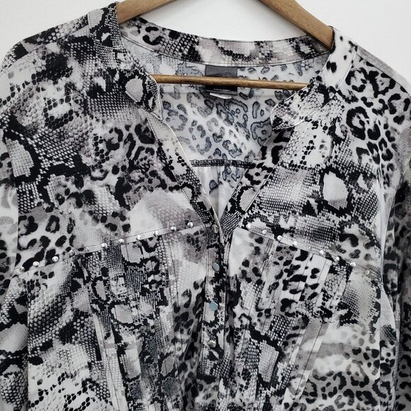 Womens Snakeskin Pintuck Blouse Top Plus Size 3X Black White Long‎ Sleeve V-Neck - Picture 10 of 14